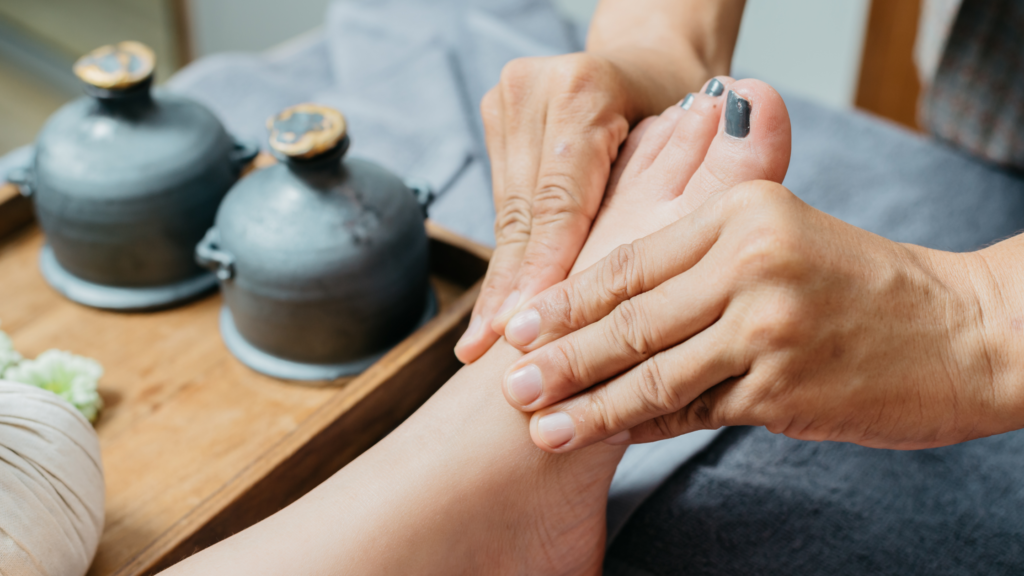 What's the Difference Between Foot Reflexology and Foot Massage